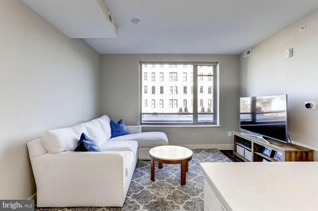 Building Photo - 1311 13th St NW