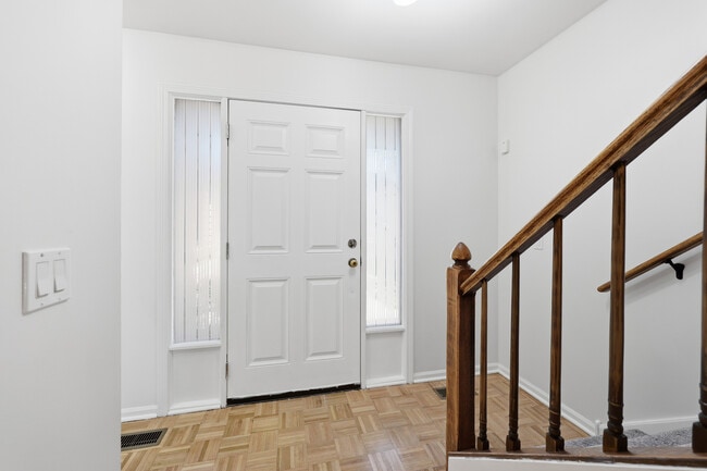 Building Photo - 1542 Anderson Ln
