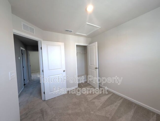 Building Photo - 2059 Langer St