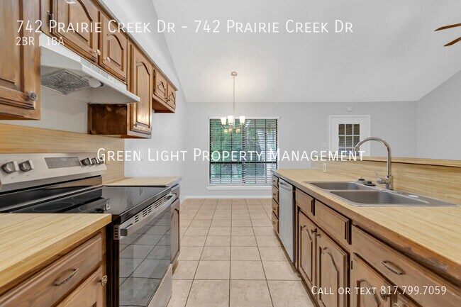 Building Photo - 742 Prairie Creek Dr