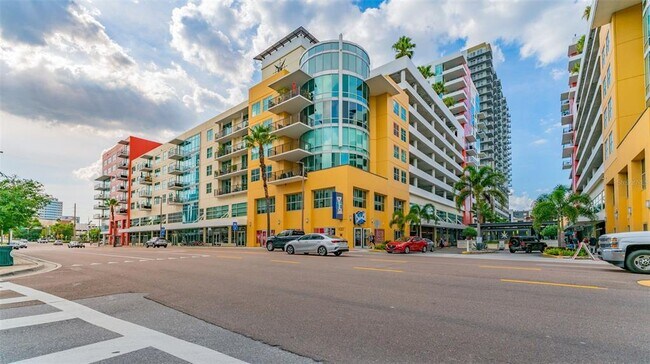 Primary Photo - 1120 E Kennedy Blvd