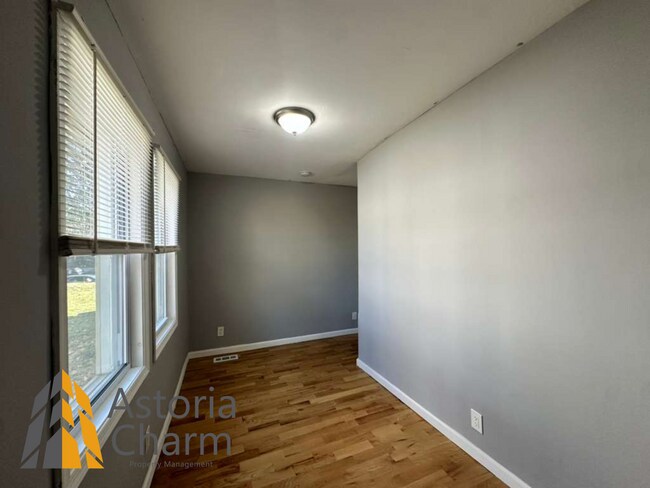 Building Photo - 3004 Clifton Ave