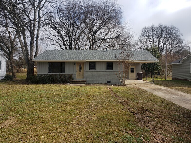 Building Photo - 912 Chickasaw Trail