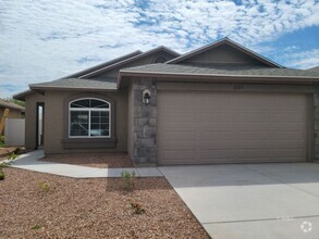Building Photo - 1103 S Gila Ave