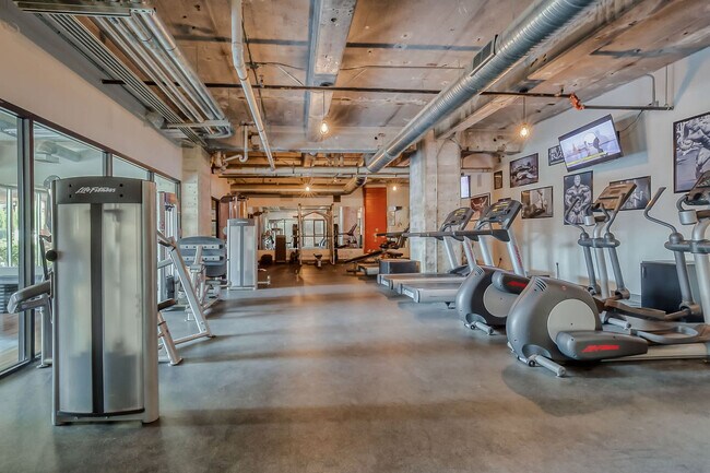 Building Photo - 500 S Ervay St