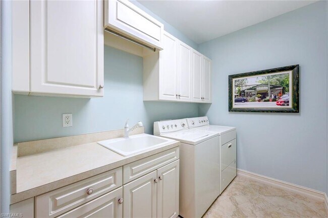 Building Photo - 10791 Vivaldi Ct