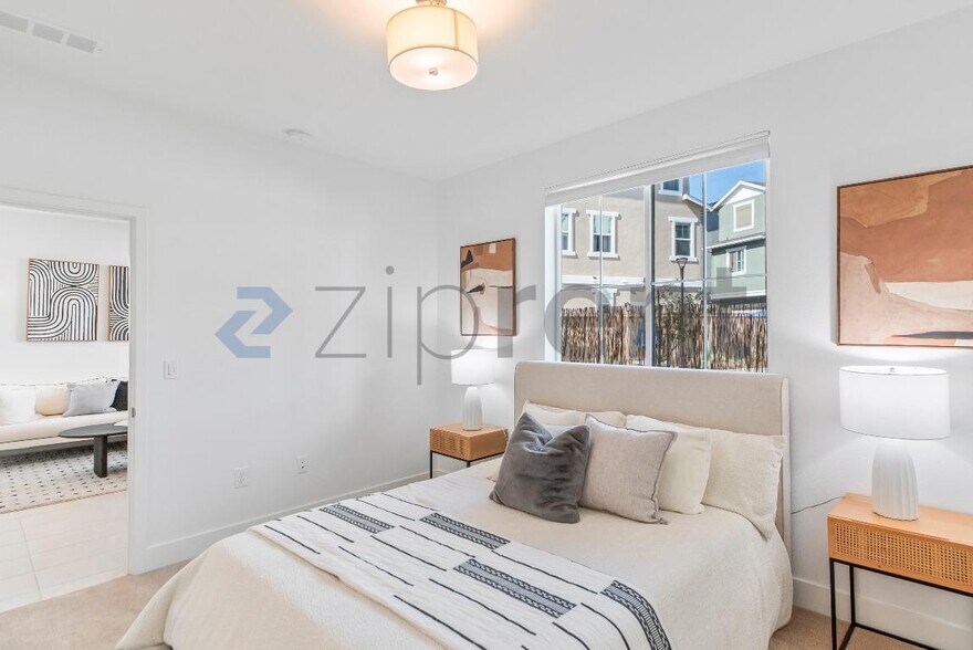 Building Photo - 37380 Watersail Way