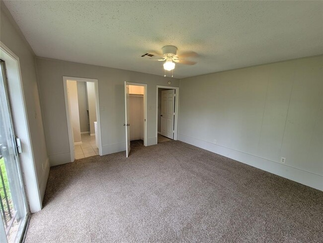 Building Photo - 2205 Velma St