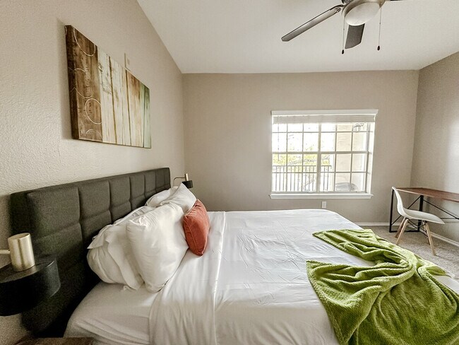 Building Photo - 6225 Saratoga Blvd