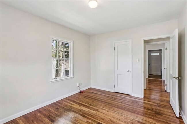 Building Photo - 1304 Conway Rd