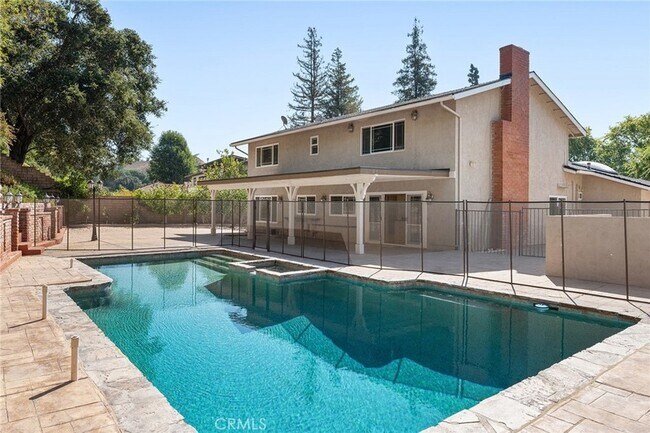 Building Photo - 27045 Esward Dr