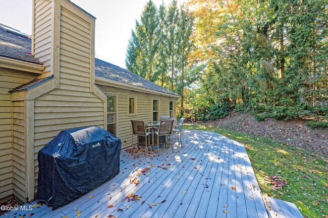 Building Photo - 638 Top Ridge Dr