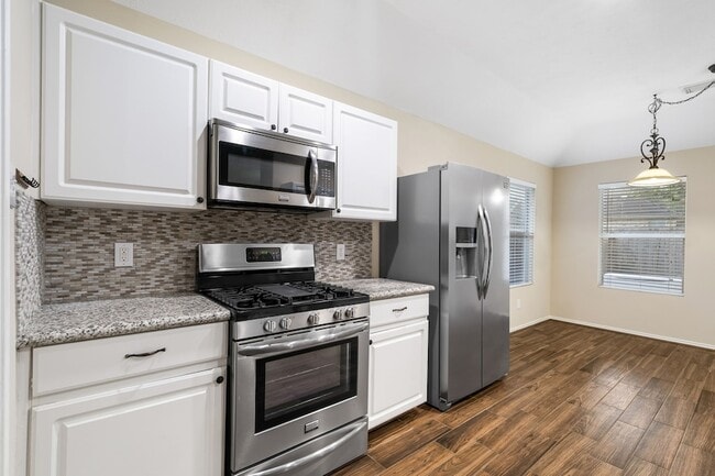 Building Photo - 26 S Vesper Bend Cir