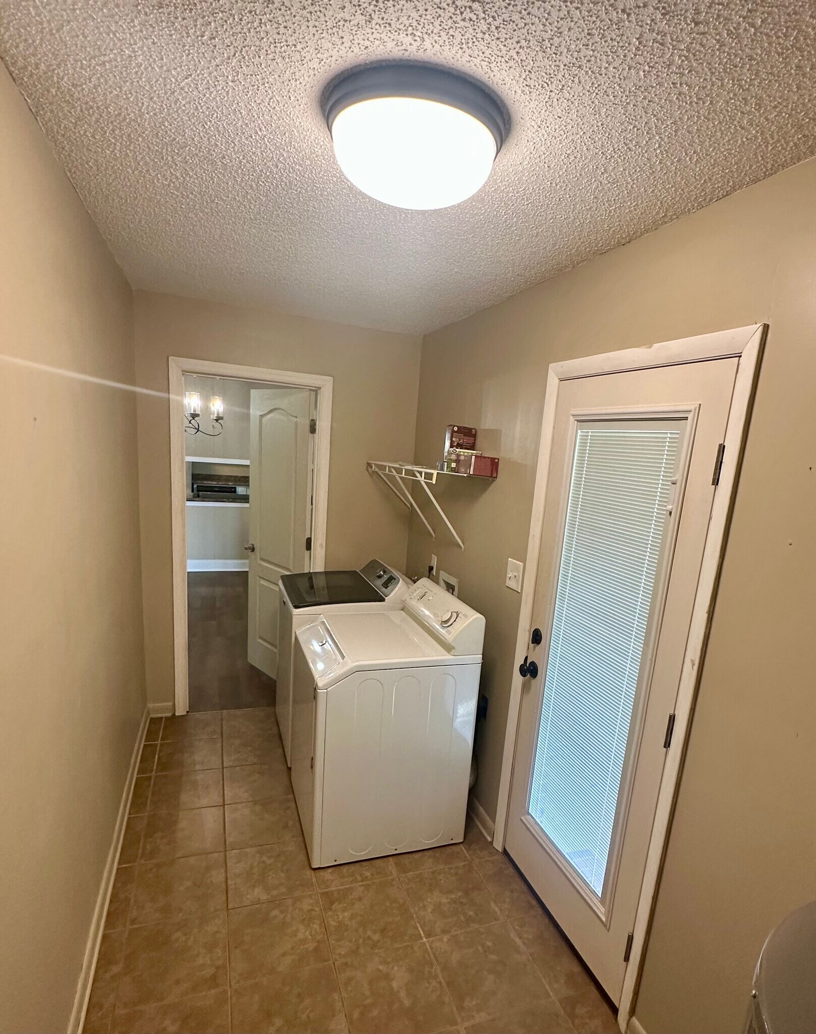 Building Photo - 18516 Elles Dr