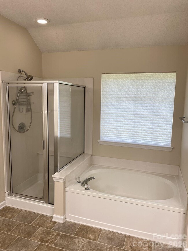 Building Photo - 10603 Old Bridge Ln