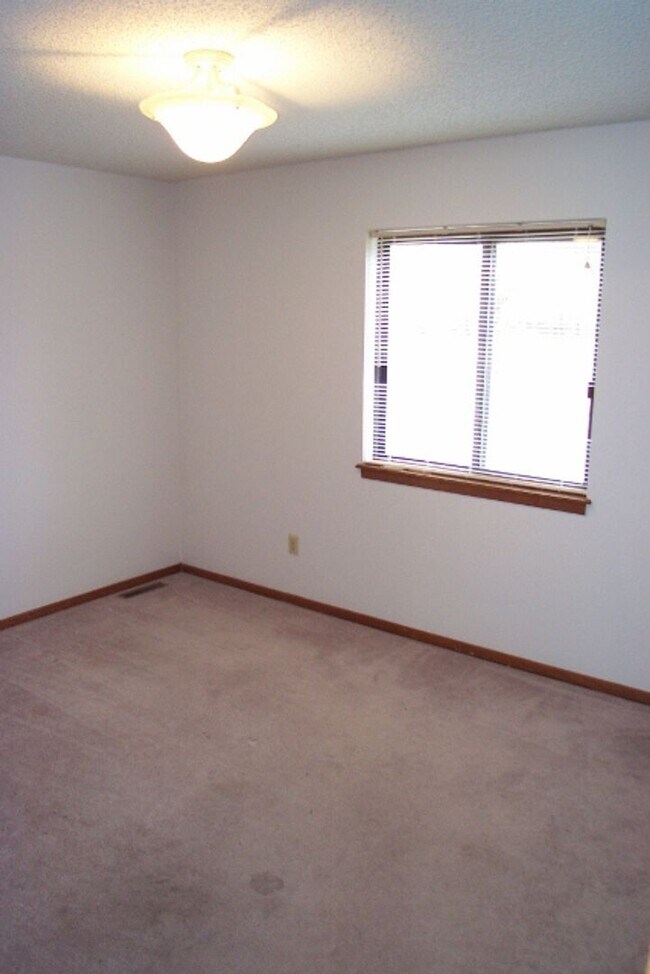 Building Photo - 7011 W O'Neil St