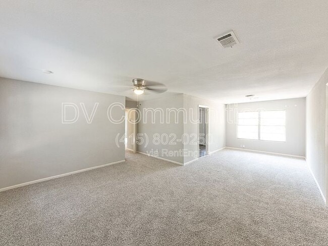 Building Photo - 6838 Crestridge St