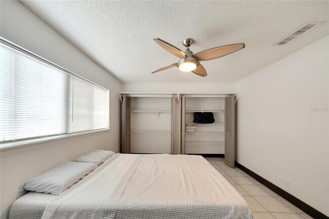 Building Photo - 6301 Newtown Cir