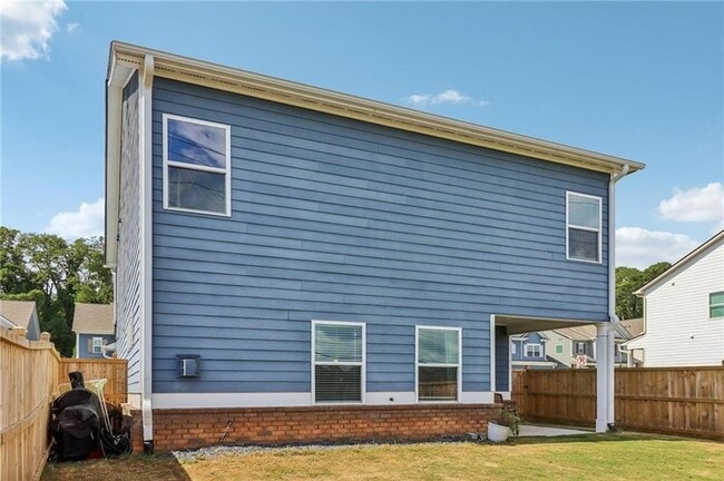 Building Photo - 3890 Clarington Dr