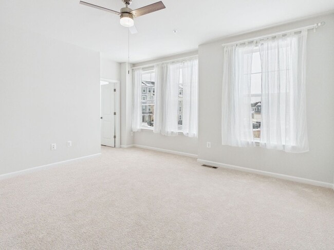 Building Photo - 640 Brookwood Glen Terrace