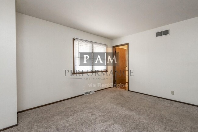 Building Photo - 21225 Mary Lynn Dr