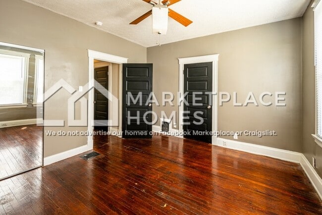 Building Photo - 2922 Hackberry St