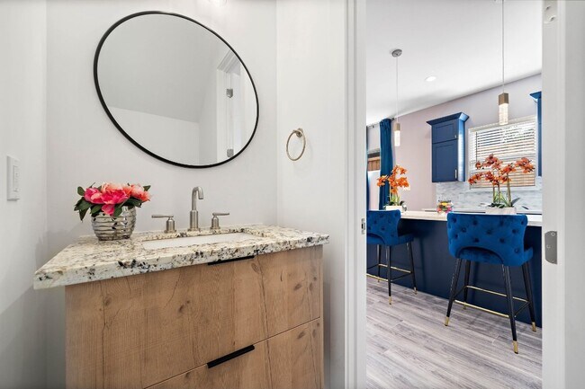 Building Photo - 207 E 38th St