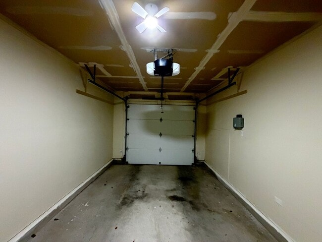 Building Photo - 3 Bedroom Single Story Home Available Near Dennis Chavez Blvd SW & 98th St SW!