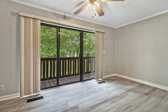 Building Photo - 40 Wilshire Heights Dr
