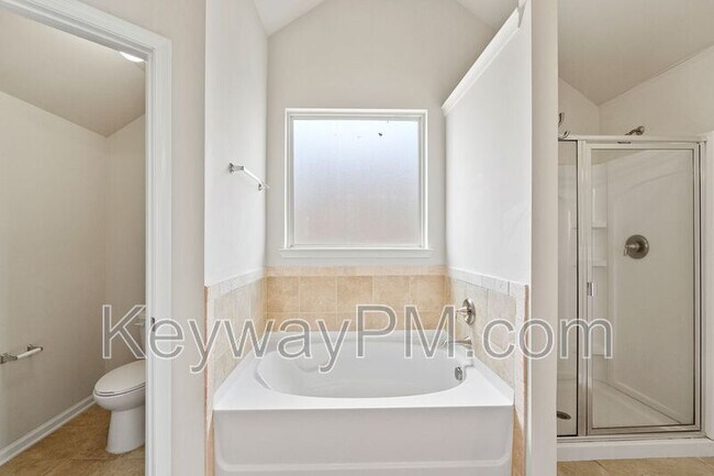 Building Photo - 5007 Vine Ln