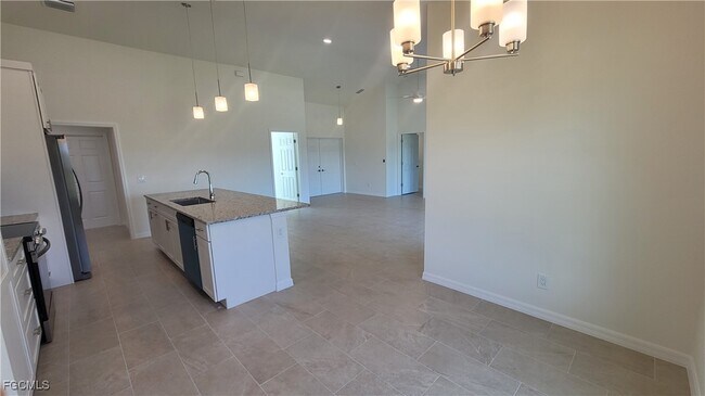 Building Photo - 4016 NE 12th Ct