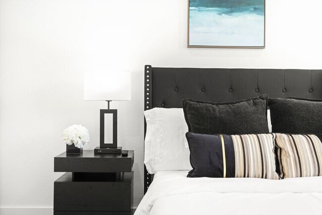 Building Photo - 8126 Panay Dr