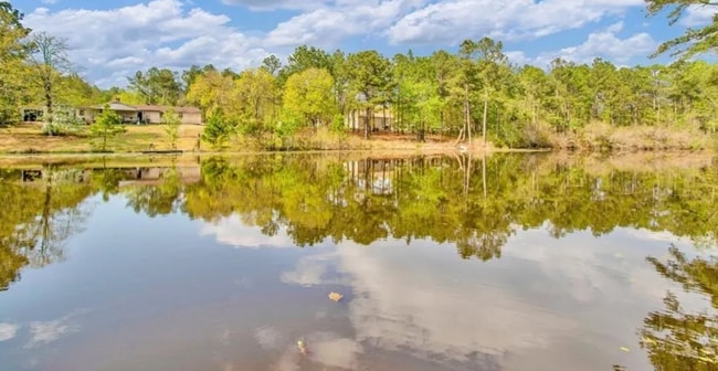Building Photo - NEW LISTING!!!!!