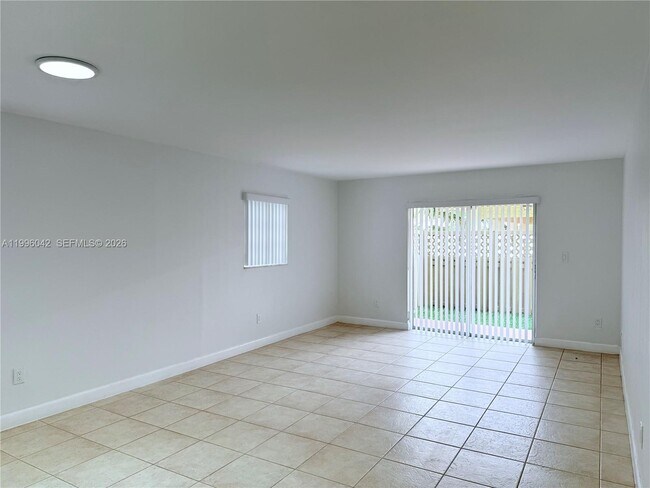 Building Photo - 8550 SW 109th Ave