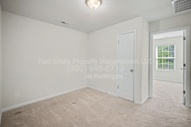 Building Photo - 3306 Ellingford Rd