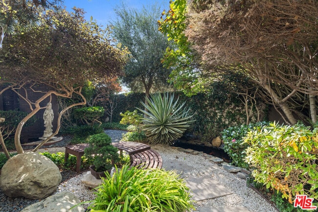 Building Photo - 1954 Federal Ave