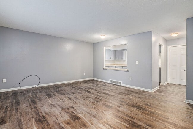 Building Photo - Spacious Belton Duplex with Full Basement—Great Location!