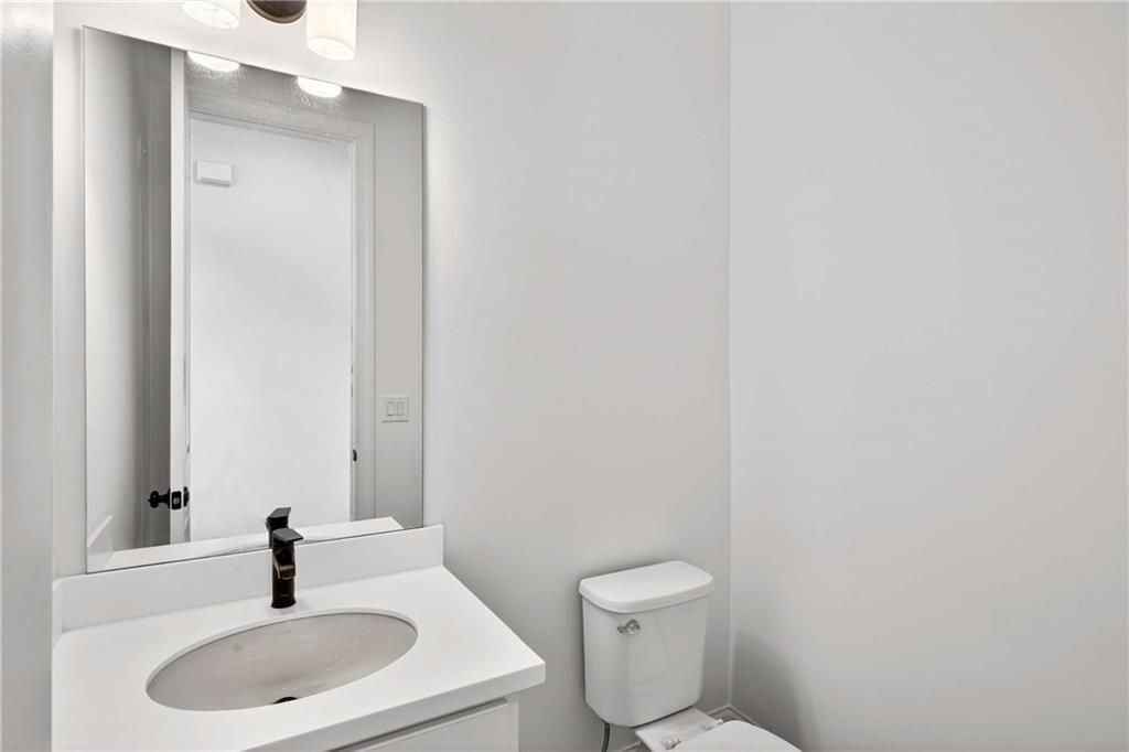 Building Photo - 395 Tillman Pass