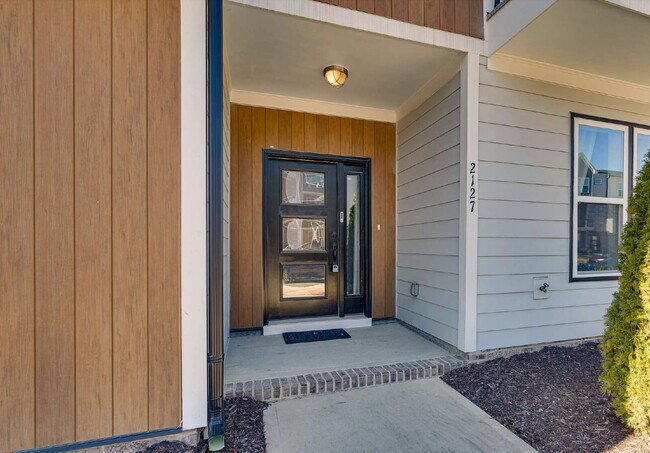 Building Photo - Spacious 4-Bedroom Townhome in Wendell Falls