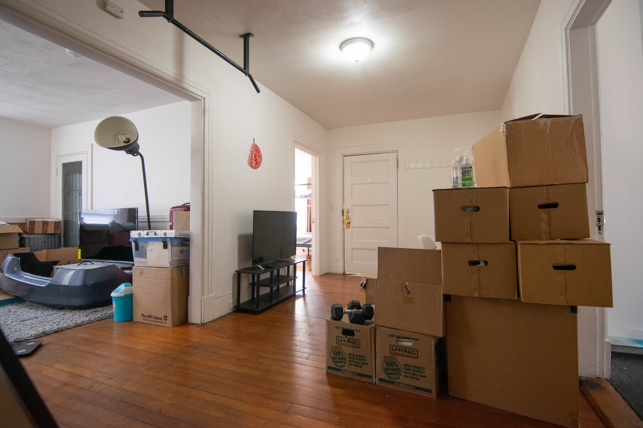 Building Photo - 46 Gardner St