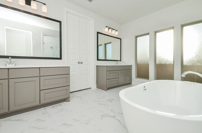 Building Photo - 25107 Wilderness Hvn Ln