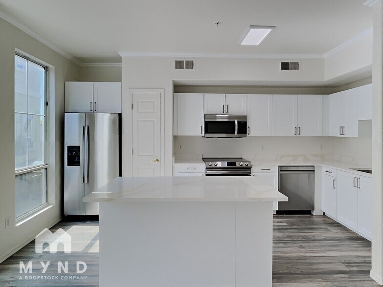 Building Photo - 18250 N Cave Creek Rd