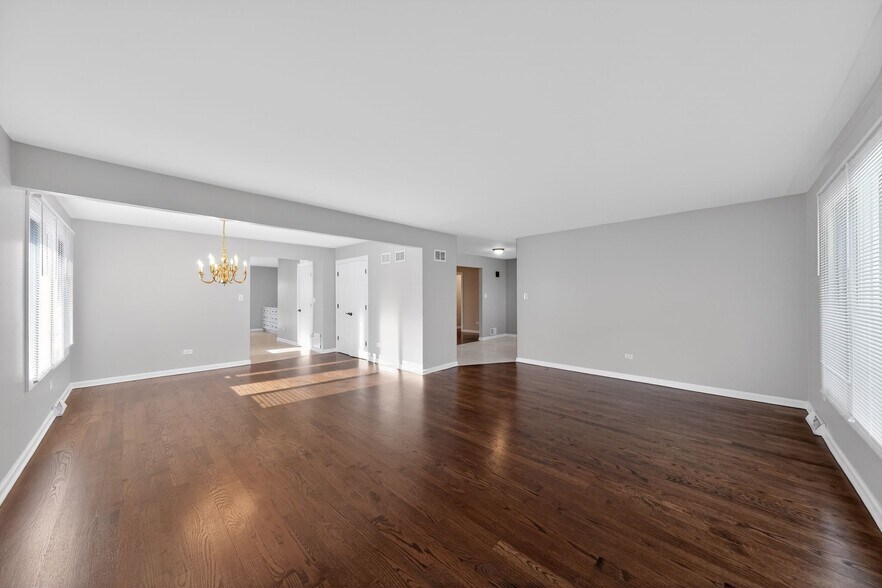 Building Photo - 15334 Larkspur Ln