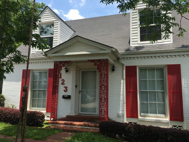 Building Photo - 123 Lloyd St