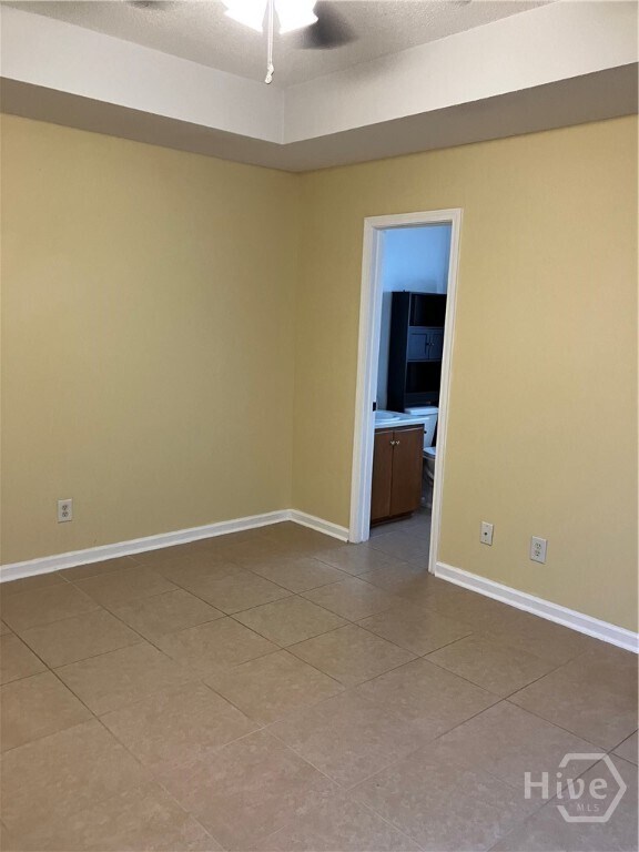 Building Photo - 164 River Bend Dr