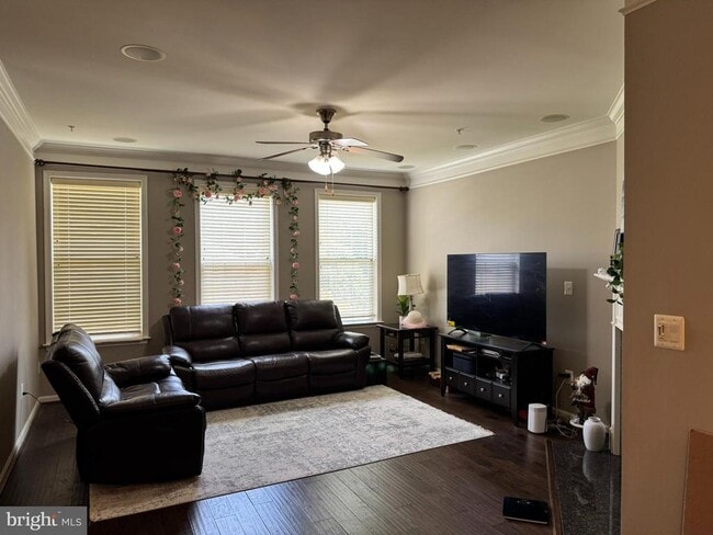 Building Photo - 2707 Sunnyside Ln