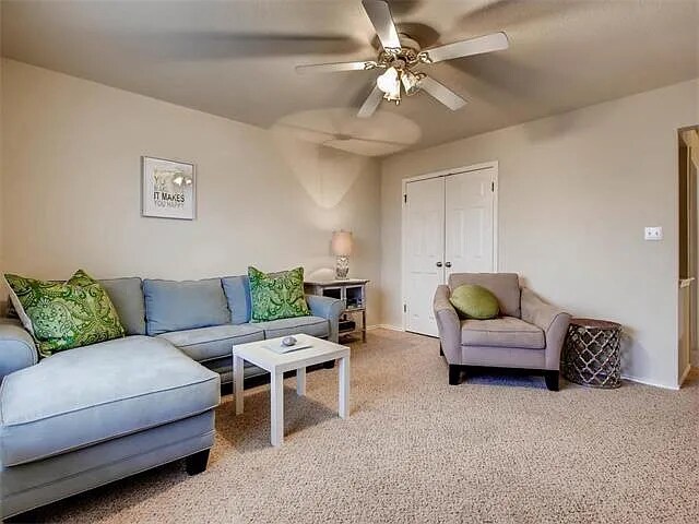 Building Photo - 2221 Speidel Dr