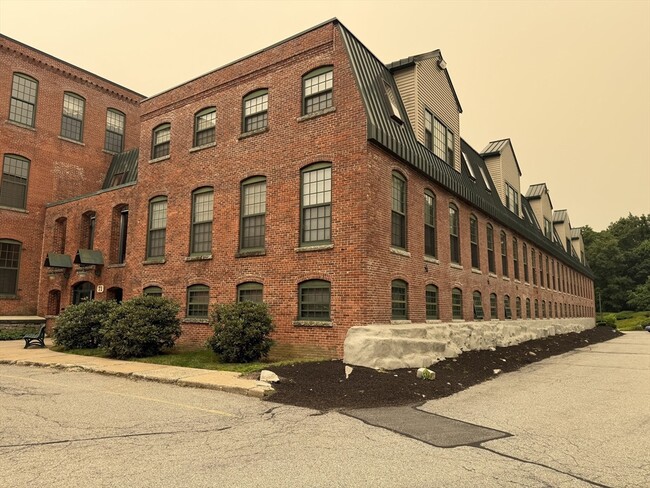 Building Photo - 71 Princeton St