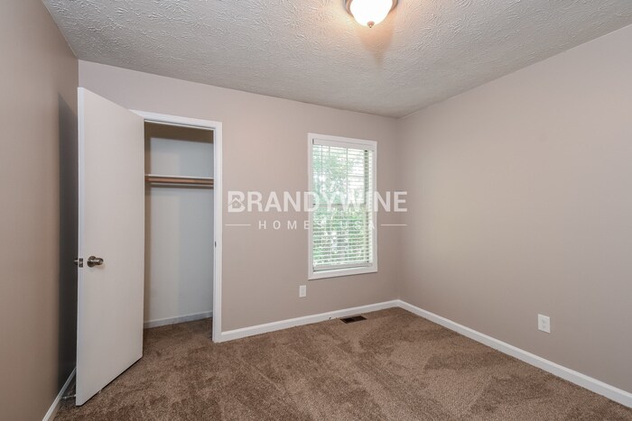 Building Photo - 2681 Meadow Ridge Ct