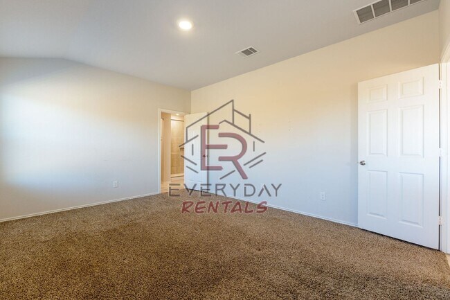 Building Photo - 3 bedroom 2 bath in Yowell Ranch